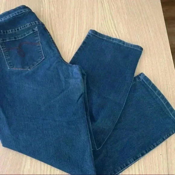 Average Preowned Jeans Size 16 - Picture 3 of 6